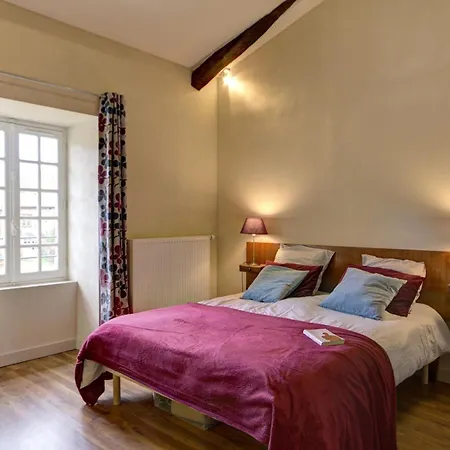Historique Au Coeur Du Parc Du Pilat - 14 Pers, 3 Ch, 3 Sdb, Wifi, Jardin, Animaux Acceptes - Fr-1-496-136 Holiday home Sainte-Croix-en-Jarez